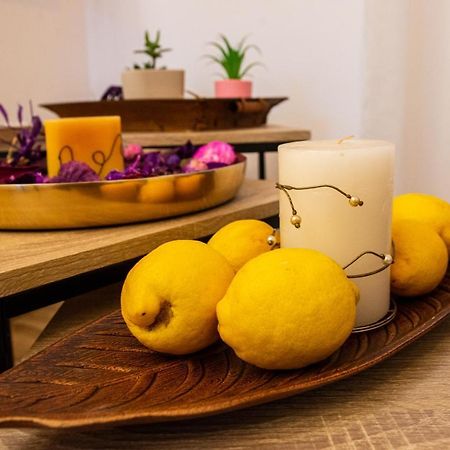 Lemon Garden Stylish Private Apartment 칼라마타 외부 사진
