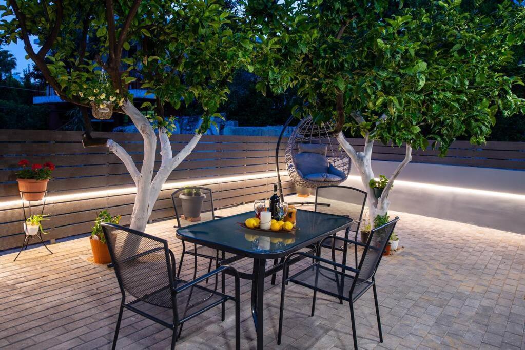 Lemon Garden Stylish Private Apartment 칼라마타 외부 사진