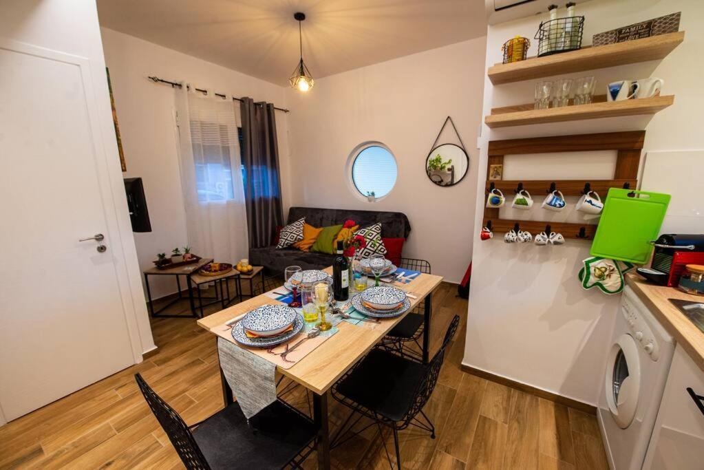 Lemon Garden Stylish Private Apartment 칼라마타 외부 사진