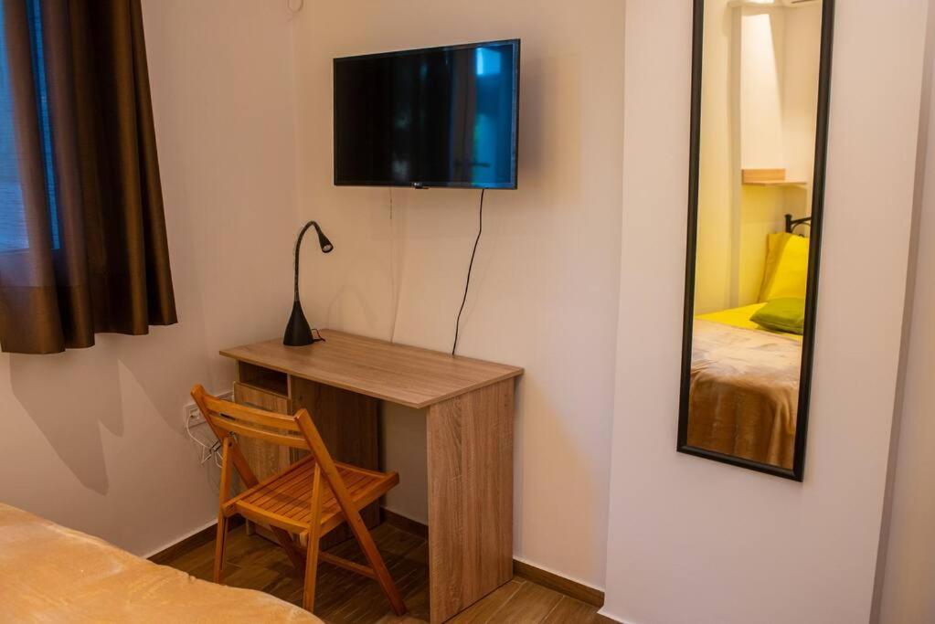 Lemon Garden Stylish Private Apartment 칼라마타 외부 사진