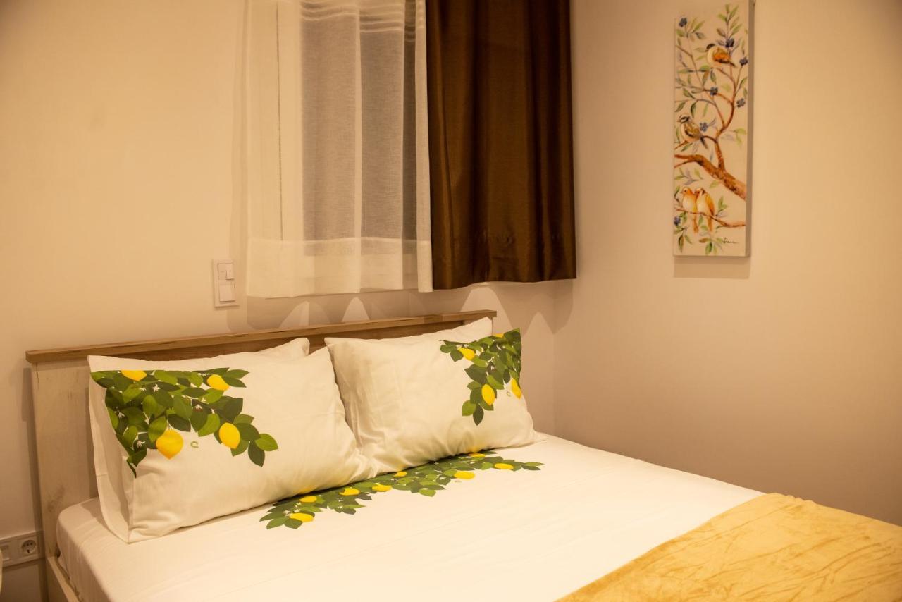 Lemon Garden Stylish Private Apartment 칼라마타 외부 사진