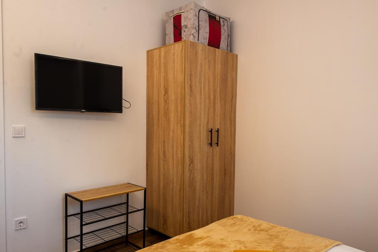 Lemon Garden Stylish Private Apartment 칼라마타 외부 사진